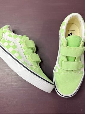NEW Kids Old Skool V Checkerboard  Velcro Sneakers